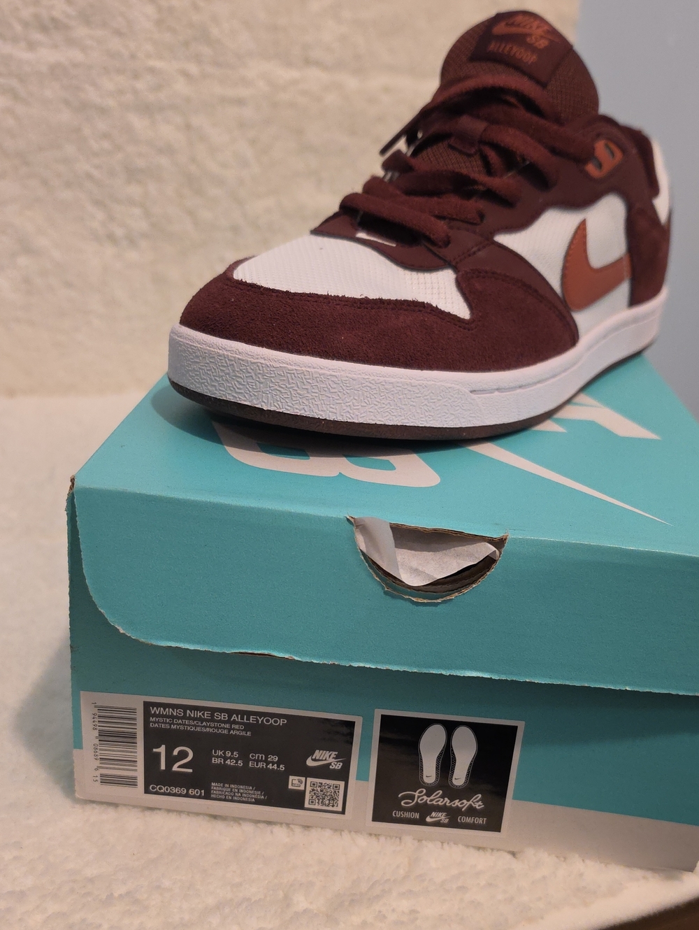 Nike Women's SB Alleyoop Skate Shoe - Maroon & White